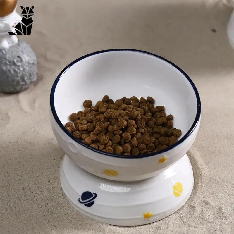 Bol Optimal Confort pour chats présentant un repas nutritif sur le comptoir de la cuisine